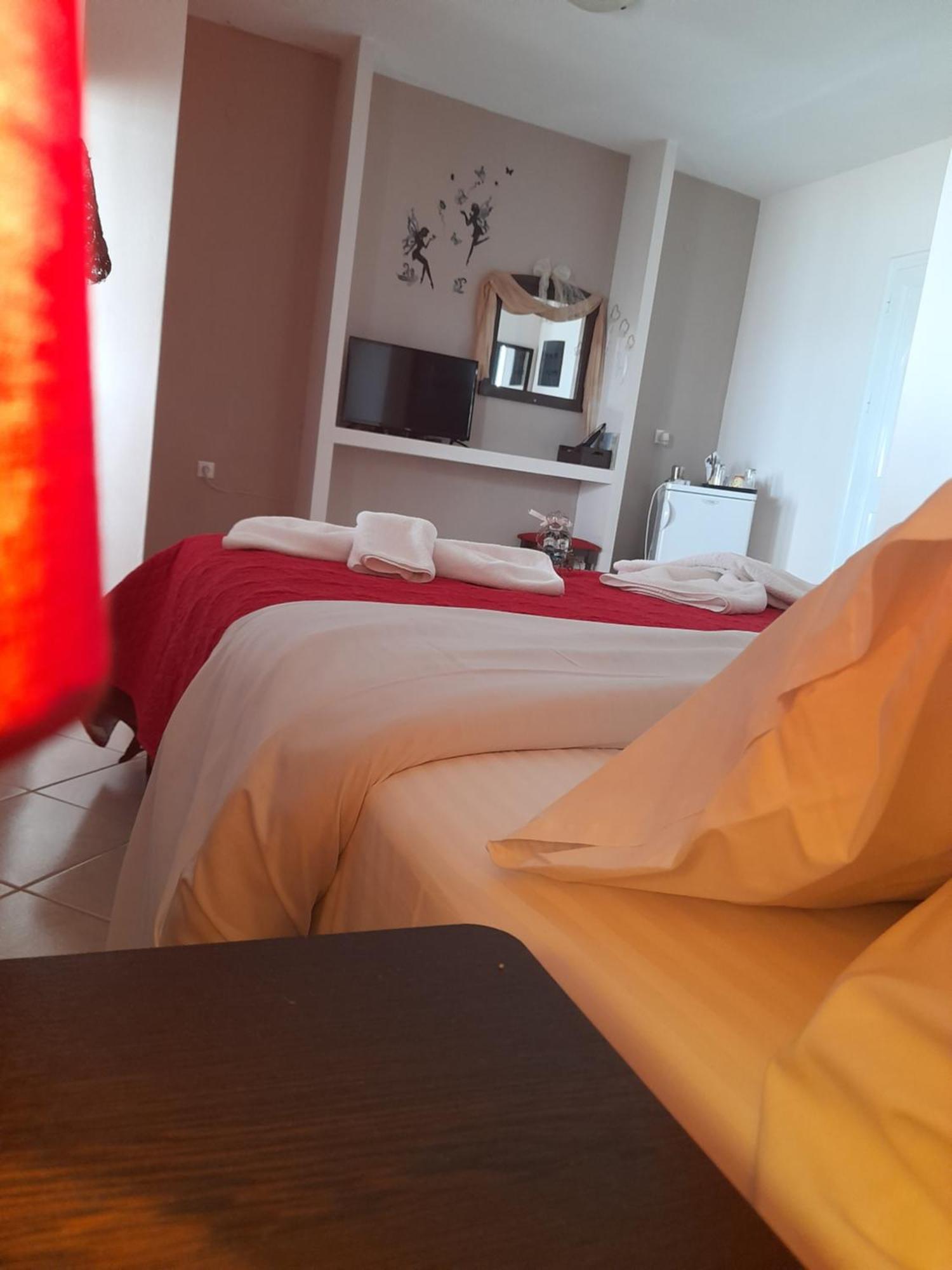 Delfini Aparthotel Ahladerí Kültér fotó