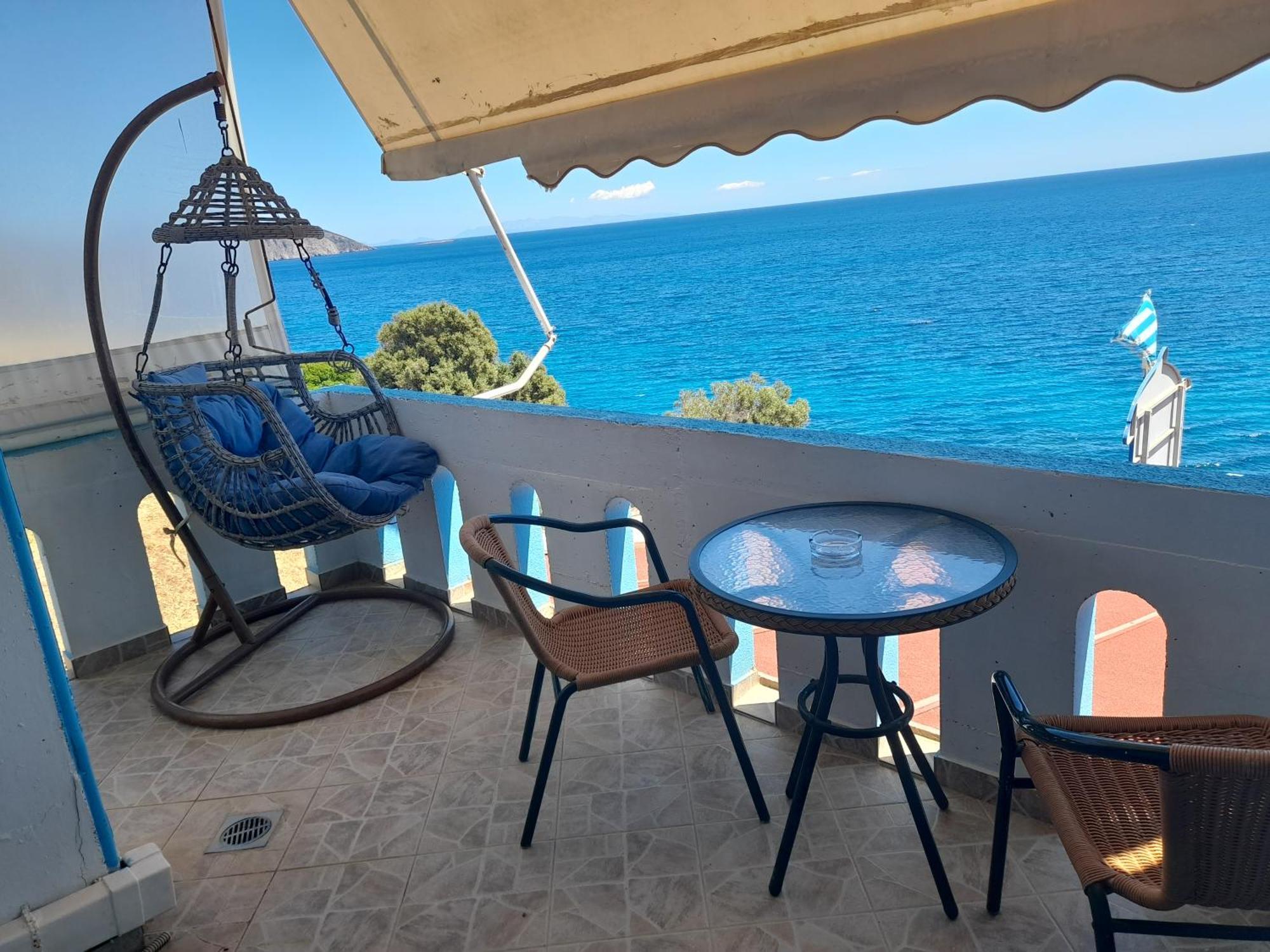 Delfini Aparthotel Ahladerí Kültér fotó